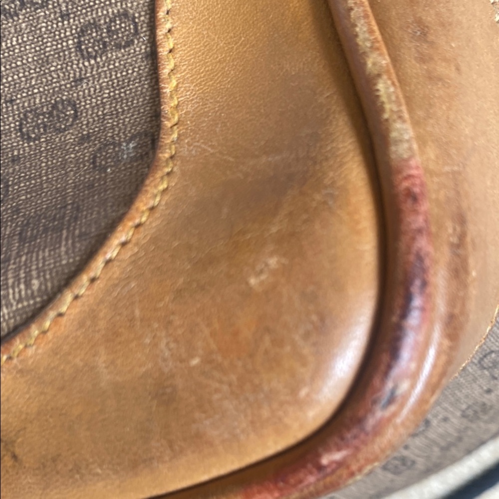 Gucci Brown Shoulder Bag with Iconic Design - Picture 10 of 16